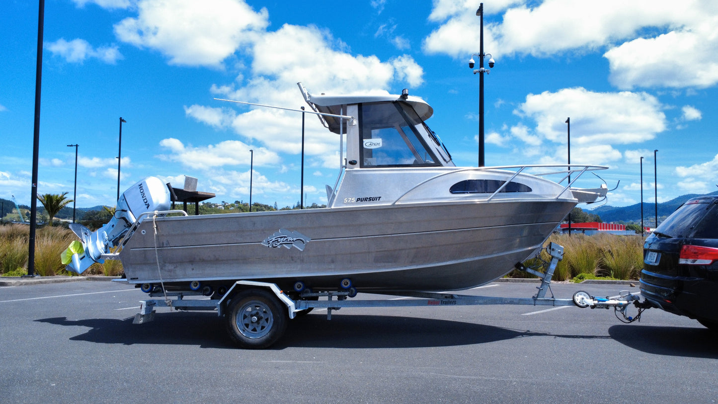 UsedFyran 575 Pursuit Hard Top for sale, Warren Hay Marine, Whangarei 