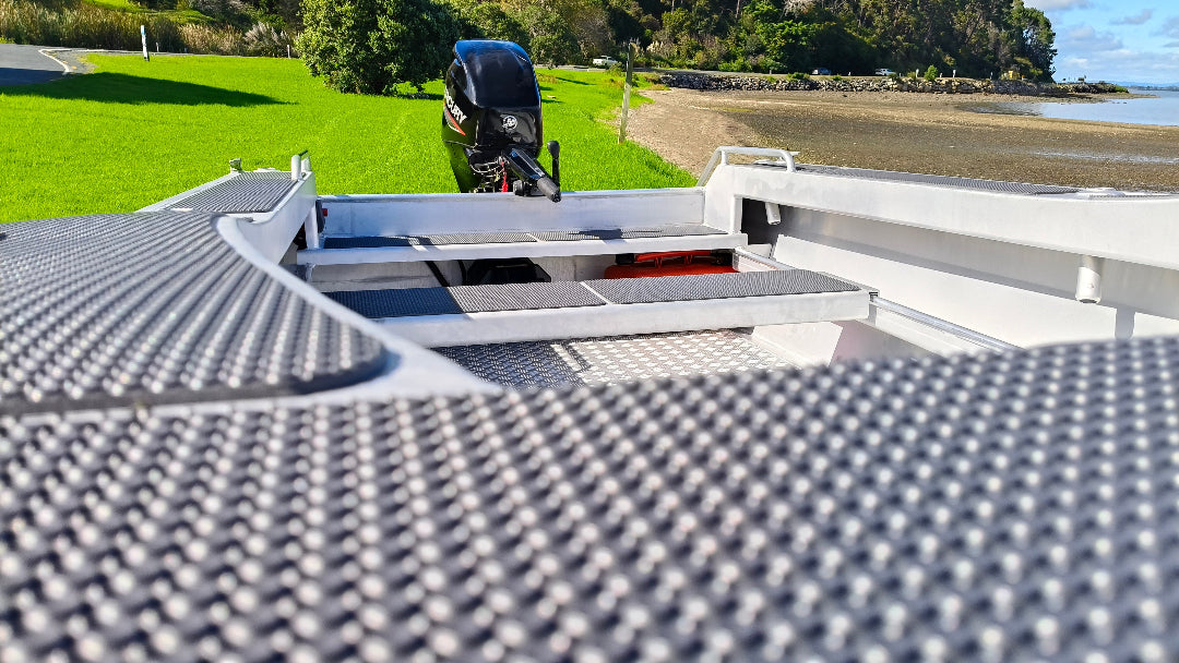 Circa 450 Tiller Steer Boat on DMW galvanised trailer – 40hp Mercury 4 stroke