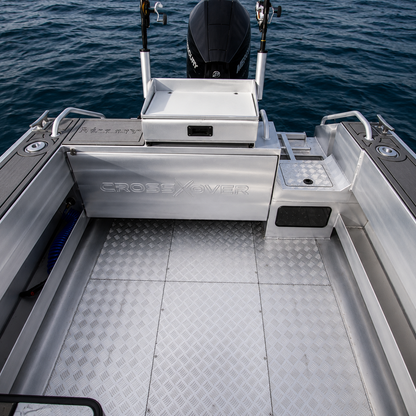 McLay 611 CrossXover rear deck and bait station, Warren Hay Marine, Whangarei 