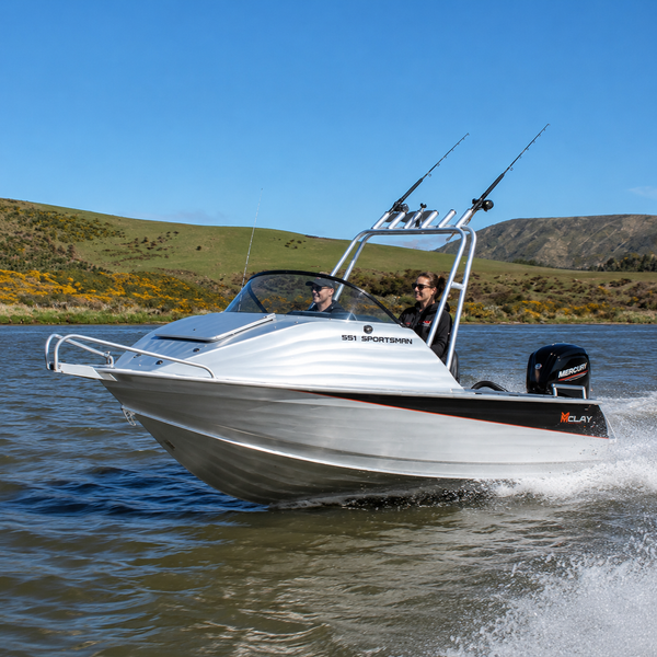 McLay 551 Sportsman underway showcasing New Zealand-built aluminium hull performance and family-friendly boating design.