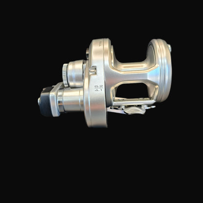 Shimano Speedmaster 8II 2-speed lever drag reel – compact aluminium saltwater reel with smooth Cross Carbon Drag and dual-speed gearing.