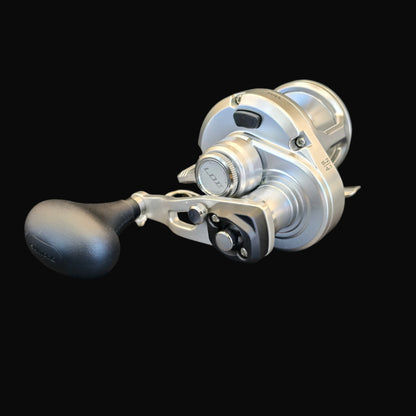 Shimano Speedmaster 8II 2-speed lever drag reel – compact aluminium saltwater reel with smooth Cross Carbon Drag and dual-speed gearing.