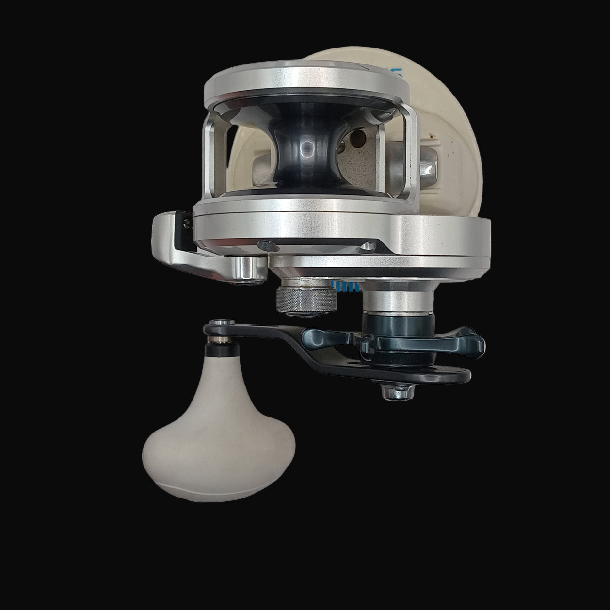 Shimano Trinidad 16NA overhead fishing reel – compact, high-speed saltwater reel with aluminium frame and Cross Carbon Drag system.