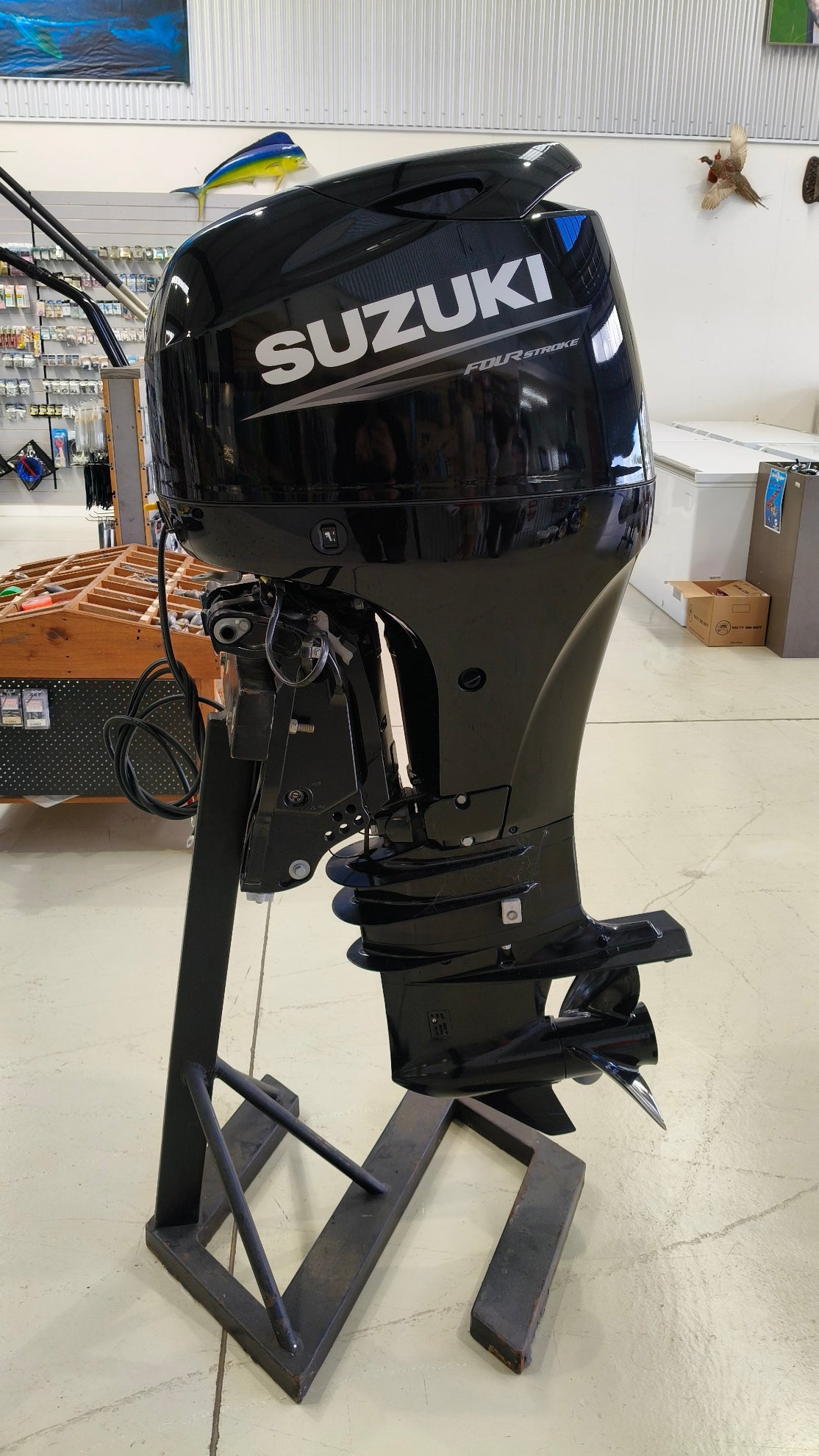 Suzuki DF100 4-stroke outboard 25 inch shaft ex demonstrator 8 hours
