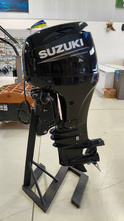 Suzuki DF100 4-stroke outboard 25 inch shaft ex demonstrator 8 hours