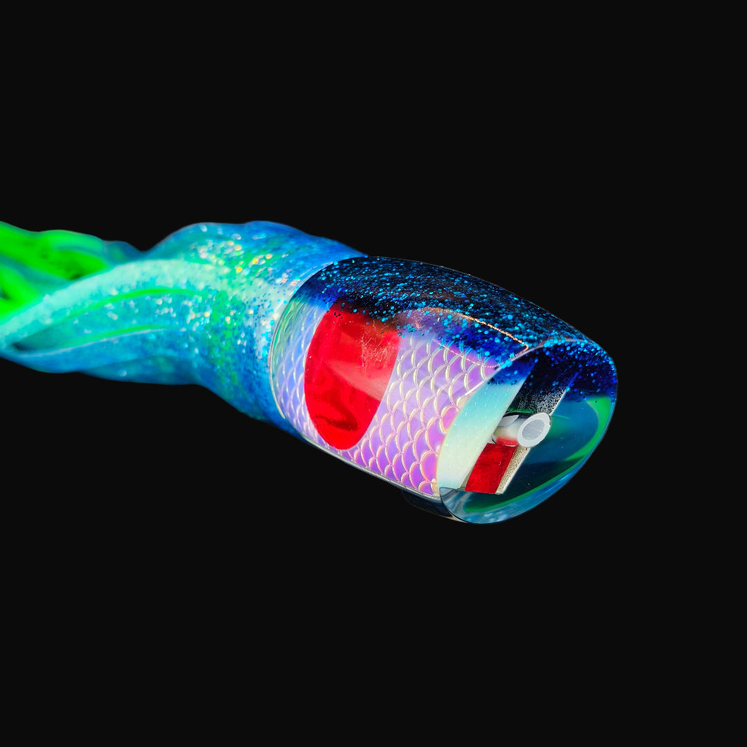 Tantrum Medium Bandit trolling lure blue over green with blue ocean rubber skirts for marlin and tuna fishing