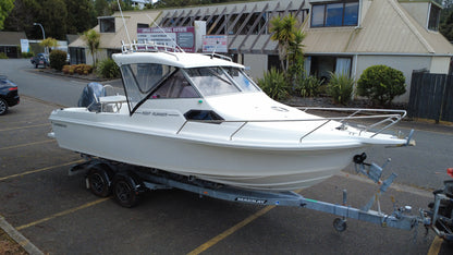 This 2017 Caribbean C21 Reef Runner is a proven offshore performer, well regarded for its soft ride, stability, and classic Caribbean build quality