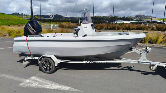 Used Smartwave 4200 Centre Console Boat with Mercury 50hp FourStroke Outboard – 10.8 Hours, Railblaza Fittings, Lowrance Hook 7, 25L Tote Tank, 65L Ice Bin Seat